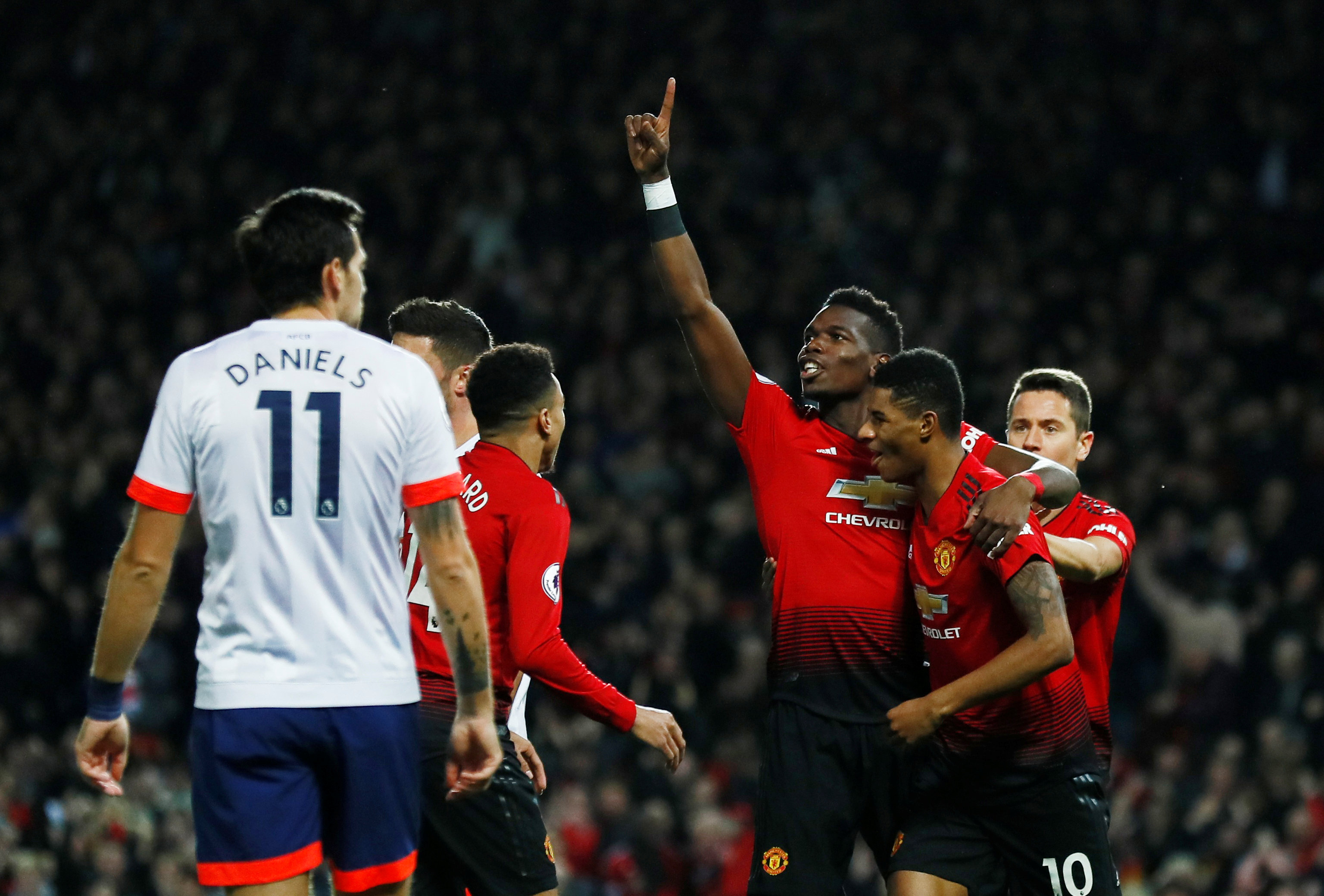 也给博洛尼 也给博洛尼